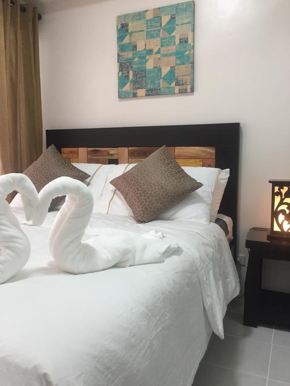 Aaa Condominium Tagaytay City Esterno foto